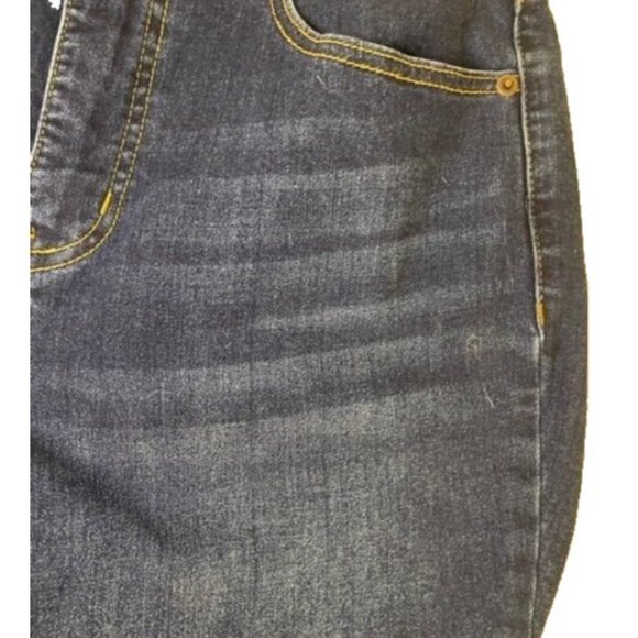 Jeans Stretchy Mid-Rise Straight Cut Size 12Fashion To Figure Perfect Condition - Picture 9 of 16